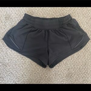 Lululemon Hotty Hot Shorts 2.5 Inch